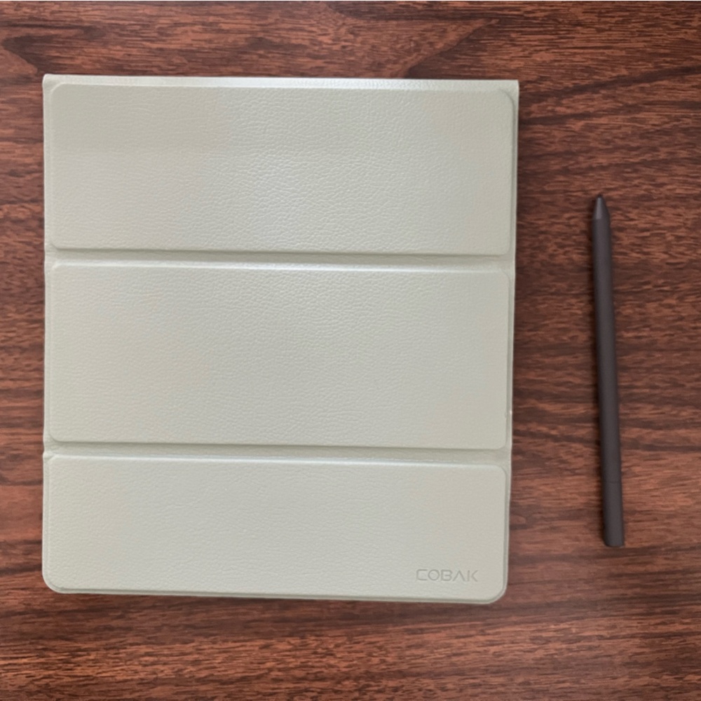 Kindle Scribe (first gen) - with green case and basic pen